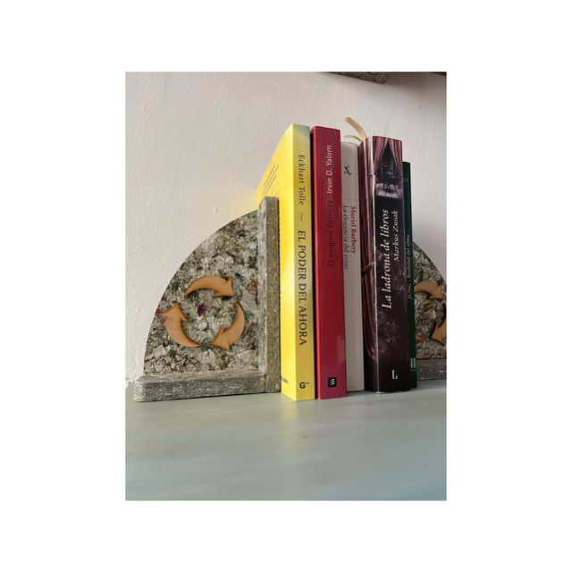 Sujeta Libros